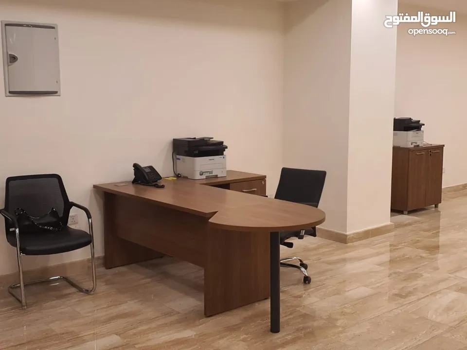 مكتب تجاري للبيع – شارع مكة – موقع مميز  يصلح لجميع الانشطة التجارية