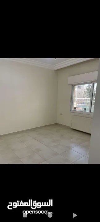 شقه فارغه للإيجار ام السماق + 220 متر + غرفه خادمه مع حمام - مكيفات جميع الغرف