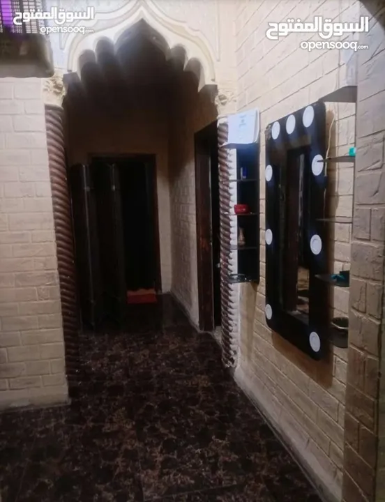 عمارة للبيع مكونة من ثلاث طوابق وتسوية  + بيت مستقل