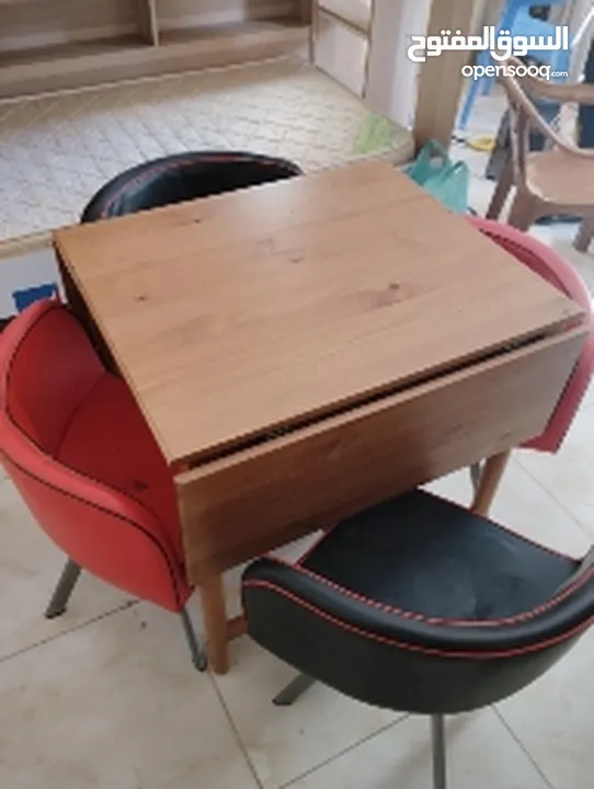 dining table with 4 chair