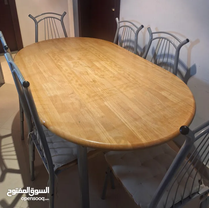 طاولة طعام للبيع ستة كراسي