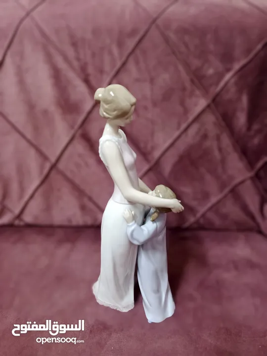 Lladro Someone to Look up to Mother Figurine 6771