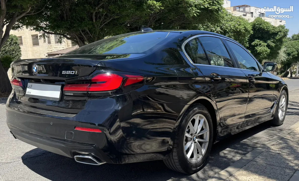Bmw 520i 2022 للبيع ممشى (6) آلاف كيلو فقط