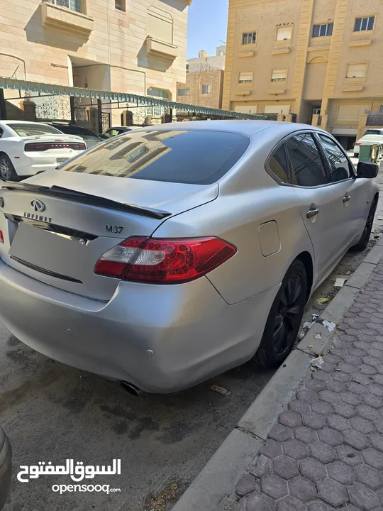 انفنتي m37 2011