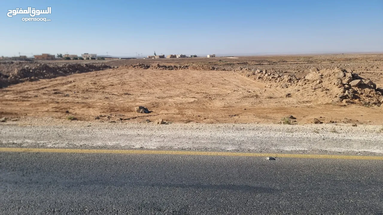 قطعتين تجاري كل قطعه 360 متر في محافظه المفرق على طريق بغداد الدولي قريه حمراء السحيم