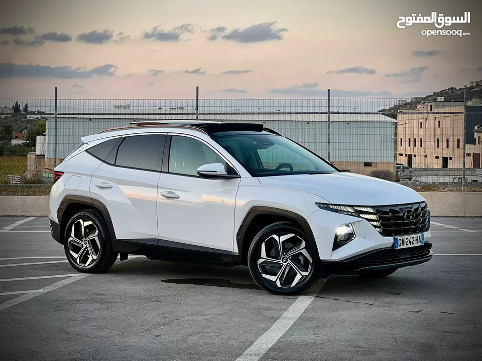 هونداي توسان/2022 Plug In فل الفل فتحة سقف بانوراما  4x4 ///271Hp   ( Haybrid) 1600cc