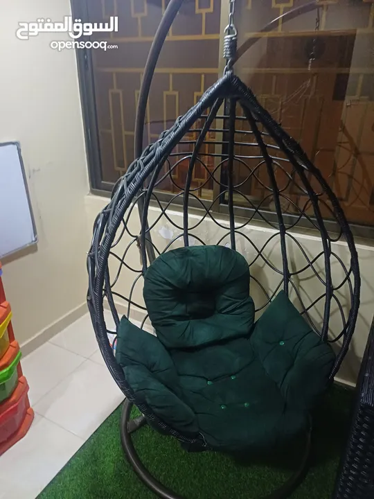 مرجيحة عش البلبل و كنبتين مفرد للبيع المستعجل