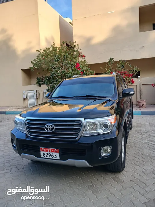 تويوتا لاندكروزر GXR 2015 خليجي بحالة ممتازه ة Toyota land cruiser GXR 2015 very clean car