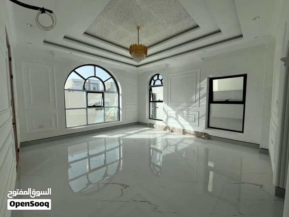 فــــيــــــــــــلا للـــــبيـــــع اول ســـــاكــــن مــــكــــونه مــن 7 غـــــرف و 10 حـــمامات