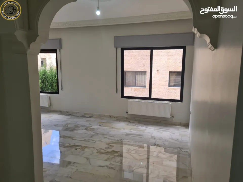 شقة مميزة للبيع في الصويفية - قرب زيت وزعتر طابق اول 150م تشطيب سوبر ديلوكس