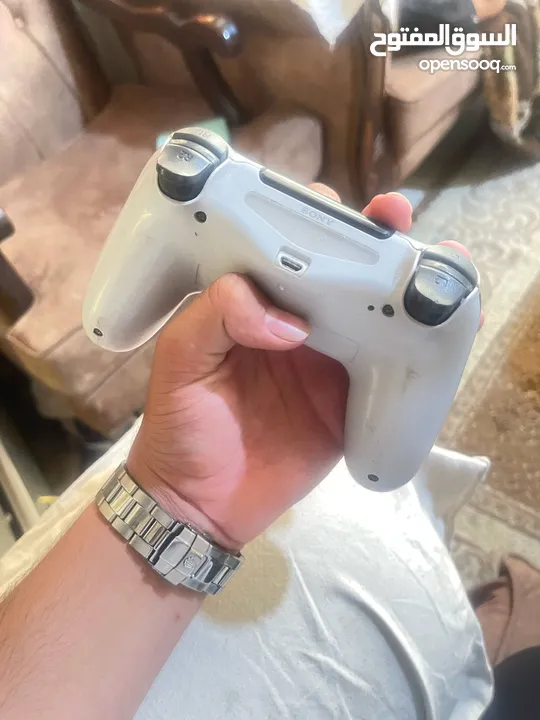 ايد بلايستيشن 4 اصلي وكالة للبيع
