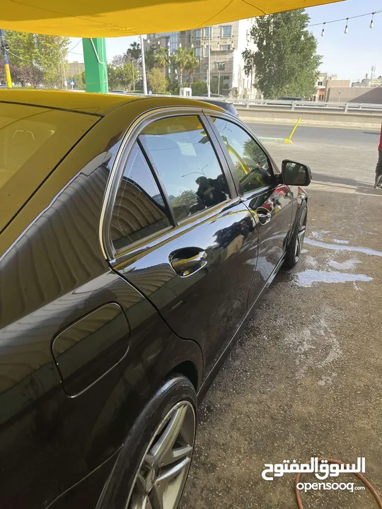 مرسيدس c200 2009 كت c63 جنطاط amg اصلي نمره مجاناااا فحص كامل توب مكانيك السياره فل نظافه