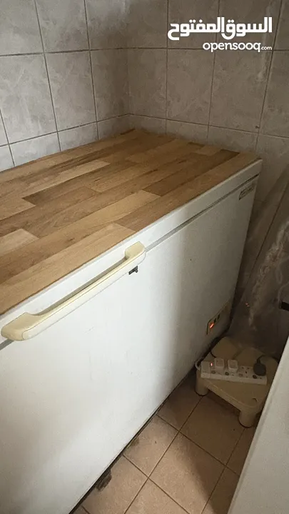 فريزر بحاله جيده جدا للبيع منطقة بوقوه الحجم كبير جدا