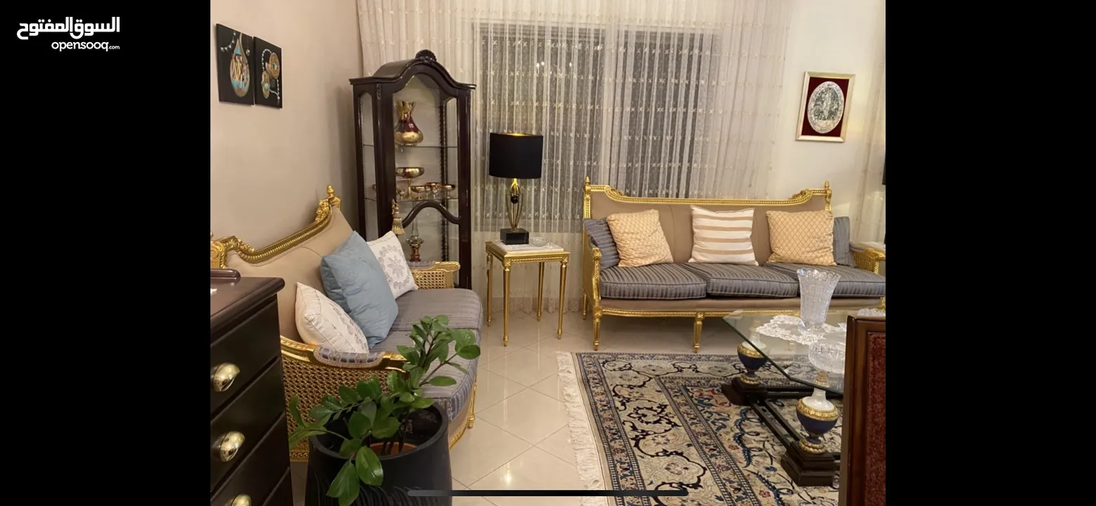 صالون ضيوف  مصري مطلي 5 مقاعد  طاولة وسطية مستطيلة رخام ايطالي اوف وايت  مع طاولات صغيرة 2