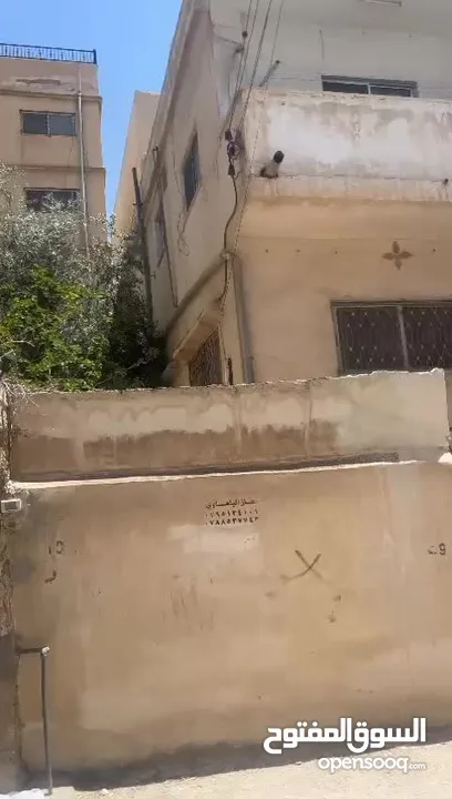 عمارة للبيع بسعر مغري بجبل الشمالي خطوتين وتكون بسوق الشمالي خلف KRG عمارة بتجننن ونضيفه ممتز