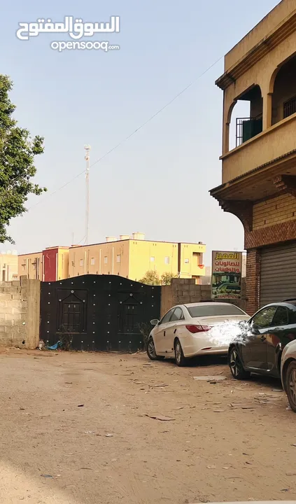 ارض للبيع في قصر بن غشير شارع فرصة