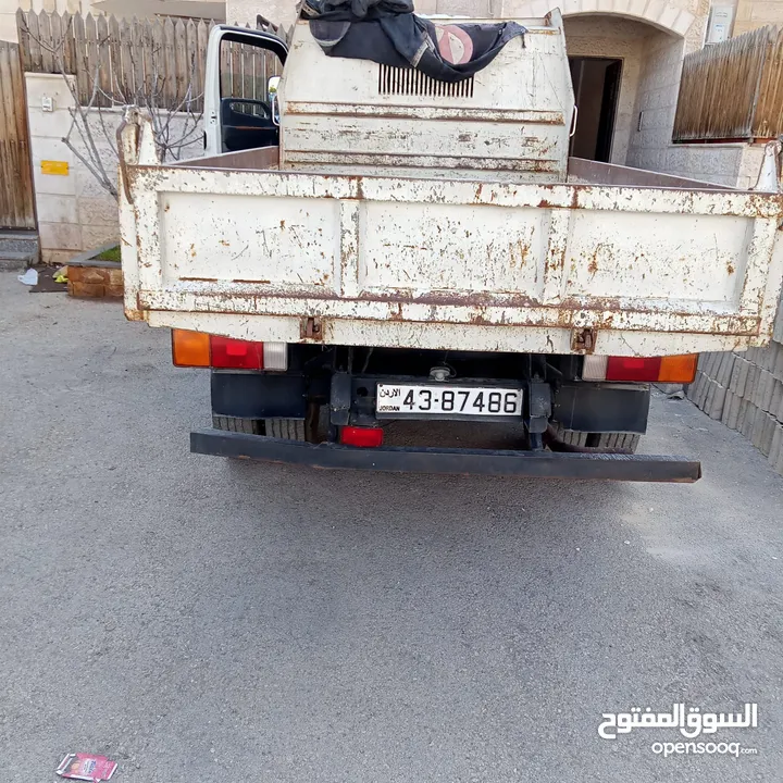 Hyundai Mighty dump truck