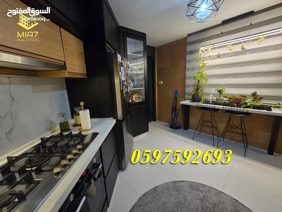 شقة طابقية جاهزة مفتاح للبيع البيرة قرب الهاشمية  مساحة كلية 200 م " 181 م صافي"
