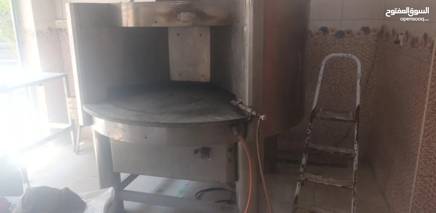 عدة مخبز للبيع صينيه دوارة عجانه حلبي وفروش وطاوله وصاج