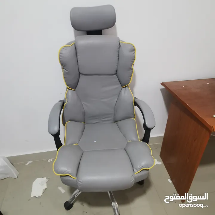 Leather office chair كرسي مكتب جلد متحرك