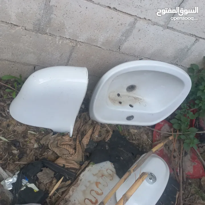 مغسلة نظيفة
