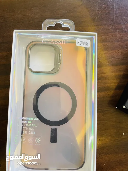 iPhone 12 promax 256 بطارية 87 شاشتو فيها شعر والضهر من عند الكاميرات مشعور الجهاز بحالة ممتازة