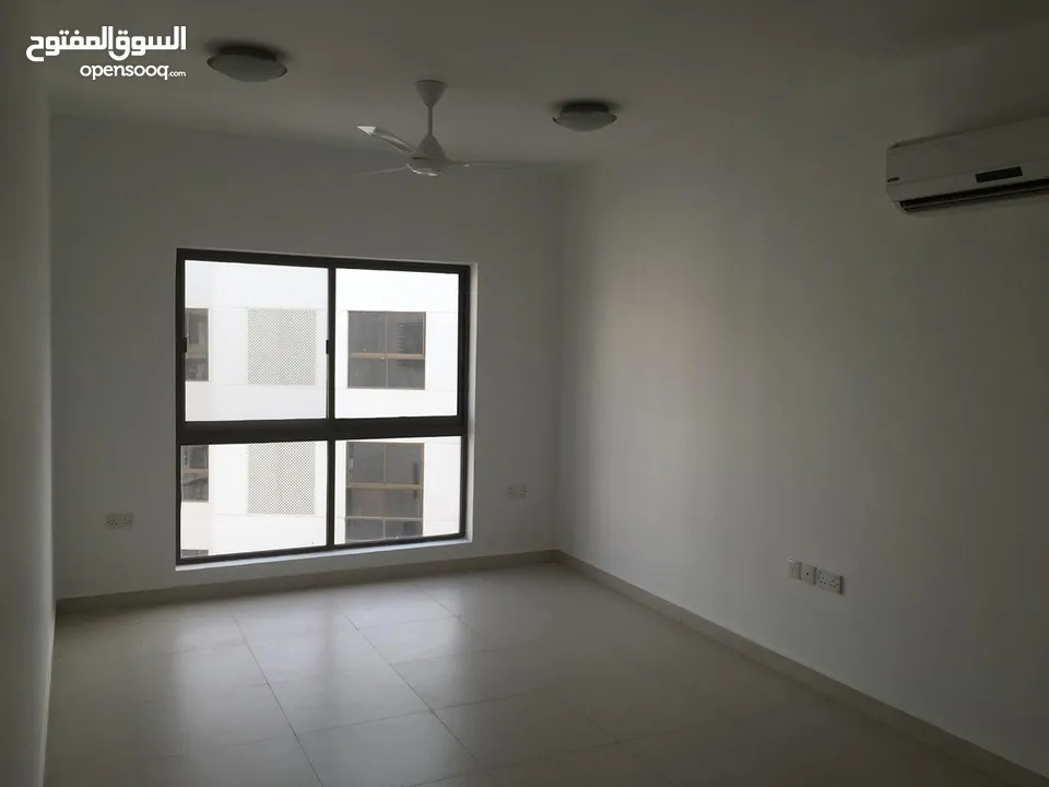 2 Bedrooms Apartment for Sale in Tilal Qurum REF:982R