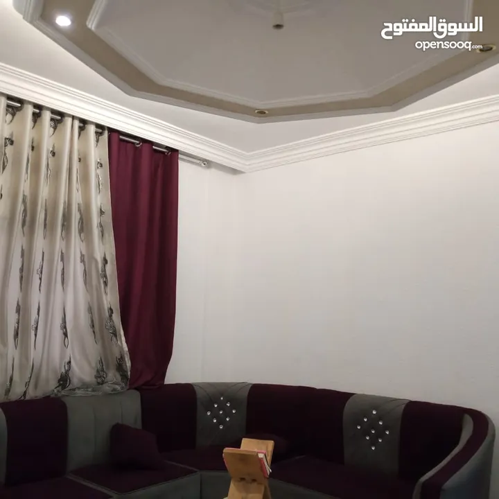 شقه للبيع  محافظة الزرقاء مساحه 120 متر