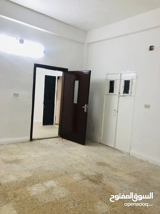 منزل مستقل (طابقين)  للبيع الزرقاء-جناعة ،مدخل منفصل لكل طابق