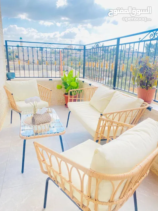 قعدة خارجية كراسي + طاولة+ الفرشات   التوصيل للداخل