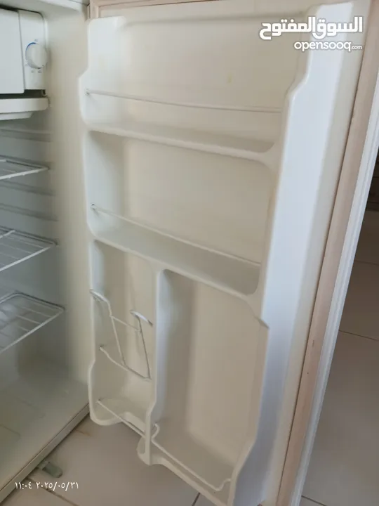 اثاث وكهربائيات
