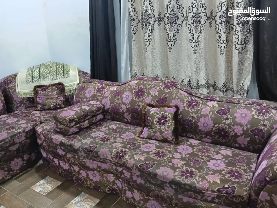 موجود طقم كورنر للبيع في المزار الشمالي  نضيف بحال جديد جاحز للاستخدام الكورنر تفصيل قابل للتفاوض