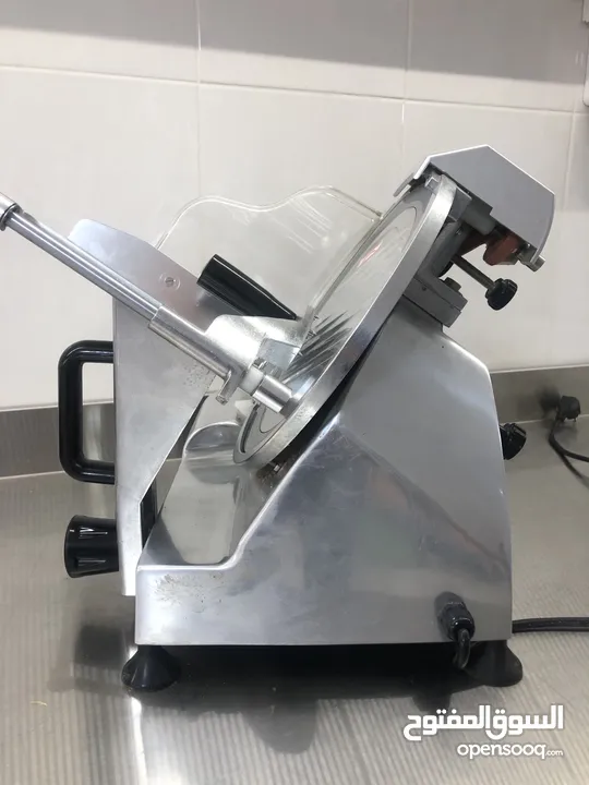 ماكينة تقطيع سنيورة وأجبان