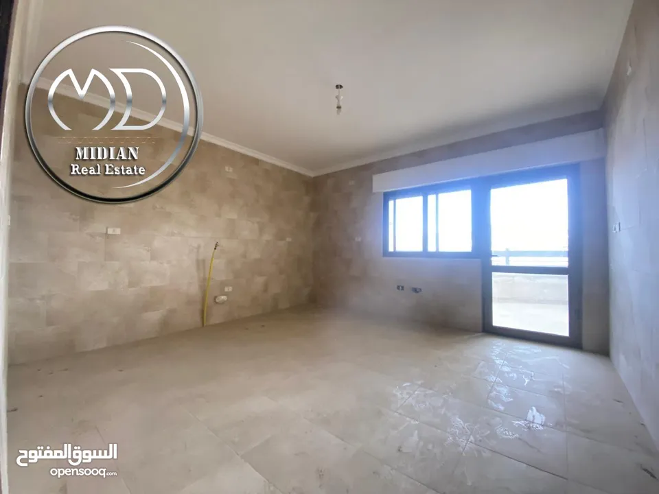 شقق جديدة للبيع ام السماق مساحات 210م تشطيبات و ديكورات سوبر ديلوكس اطلالة جميلة بسعر مميز جداً