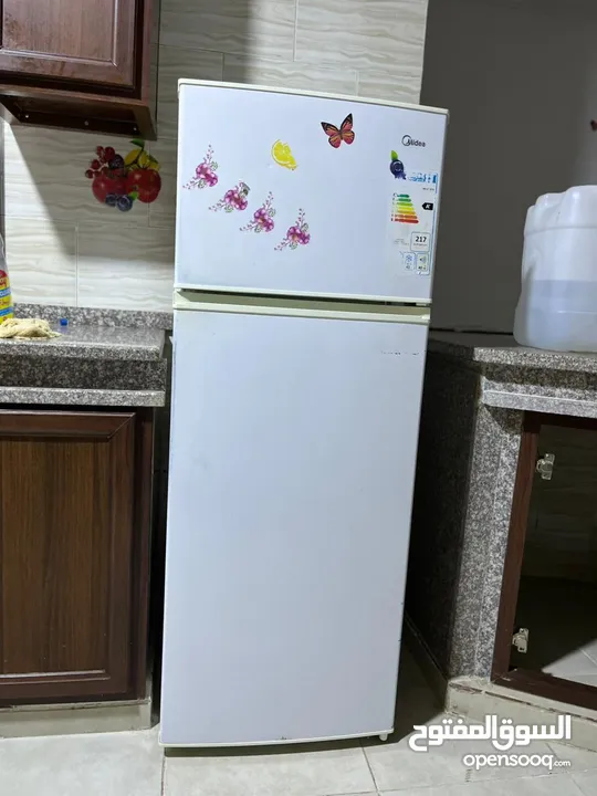 ثلاجه نضيفه بحاله الوكالا