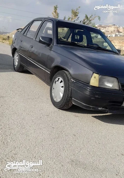 اوبل كاديت موديل 86 توماتيك مرخصة للبيع