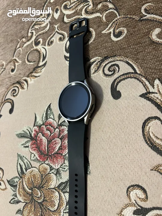 ساعة watch 5 pro قياس 45 بحالة ممتازة جدا
