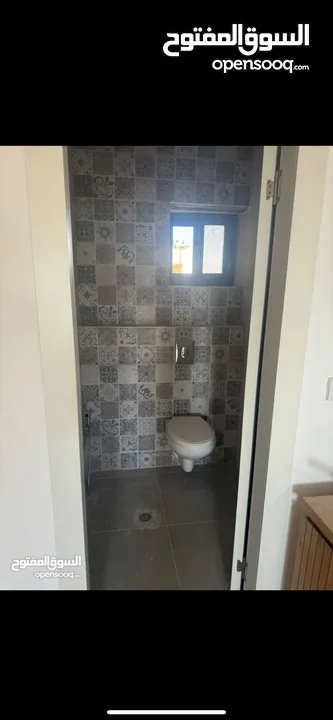 بيت جالا سدر شقق للبيع جاهز فوق مدرسه طليطه كل طابق شقتين اطلاله مميزه. سعر من 650 الي 800 شيكل