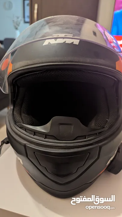 خوذة KTM استعمال قليل دون خدش ECE22 بحالة ممتازة جدا حجم XL