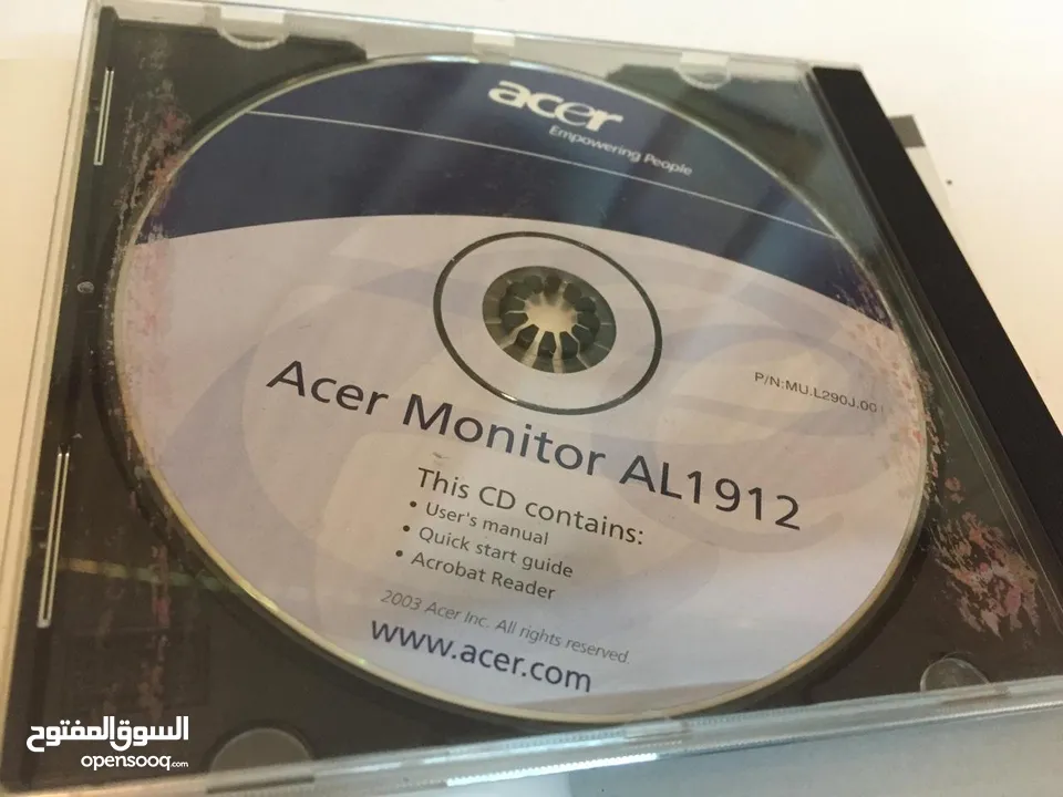 شاشه   ACER  مستتعمل بحال الجديد  ،الوان مع ( CD ) و ( الكيبل ) شغاله كم يجب دون ايه عيوب .