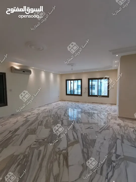 شقة فارغة - دير غبار - 4نوم 2ماستر - 360م - بلكونات بإطلالة مميزة - قرب الخدمات
