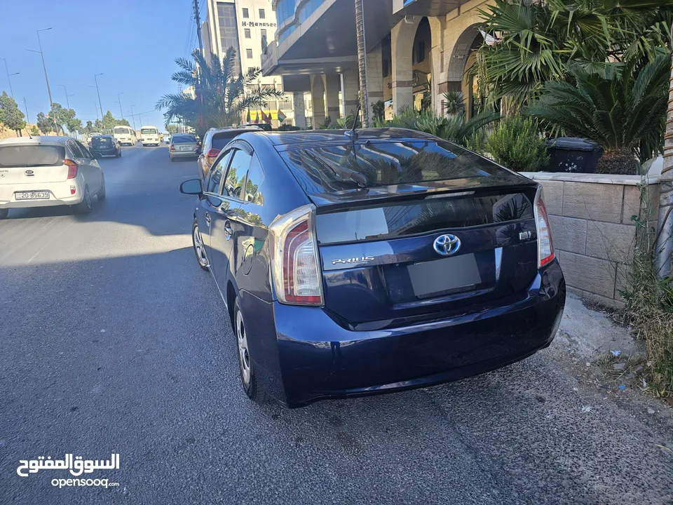 بريوس مميزه للبيع المستعجل بداعي السفر