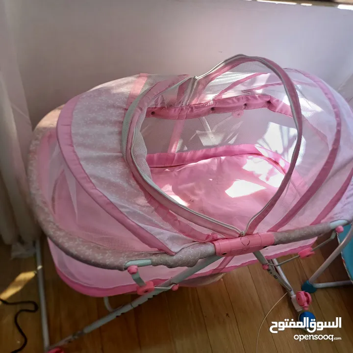 تحت بيبي حديث ولادة مع هزاز