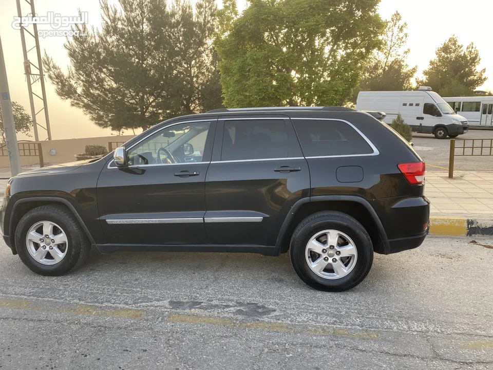 جيب فحص كامل Jeep grand Cherokee Laredo 4x4 2011