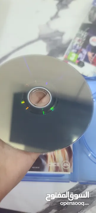 بلايستيشن فور فات ون تيرا بايت نضيفة جداً ولا مرا معطله او راحت على صيانه و كنت انضفها كل أسبوع مرا.
