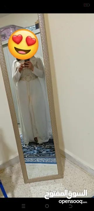 بس ب25 بس اليوم  عندي هاد القفطان بلبس من 60ـ90 ملبوس ساعه بس بجنن عاللبس وفخم شريتو ب100 بدي ابيعو