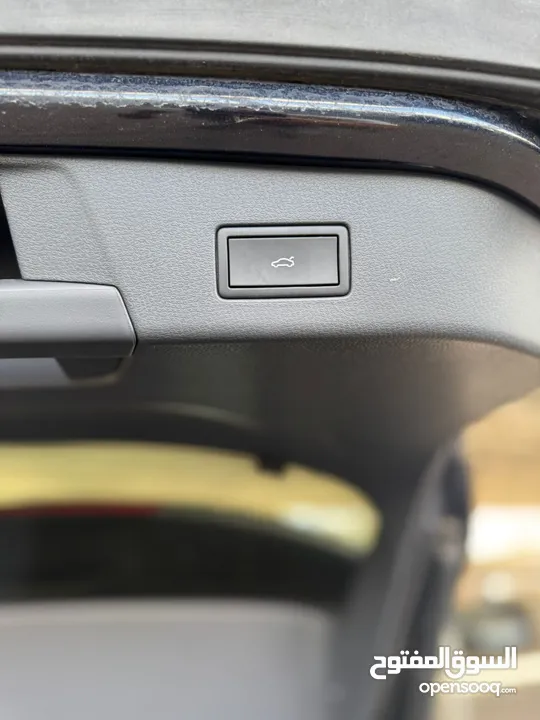 VOLKSWAGEN ID.4 CROZZ PRO light pro  عداد 13k فقط
