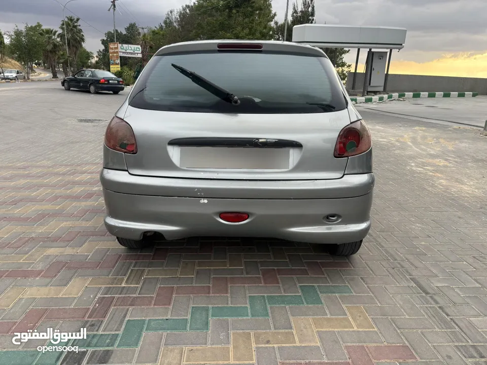 بيجو 206. 2006