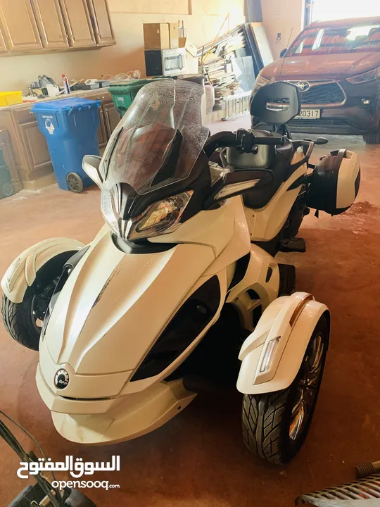 دراجة آلية CAN AM SPYDER - ST