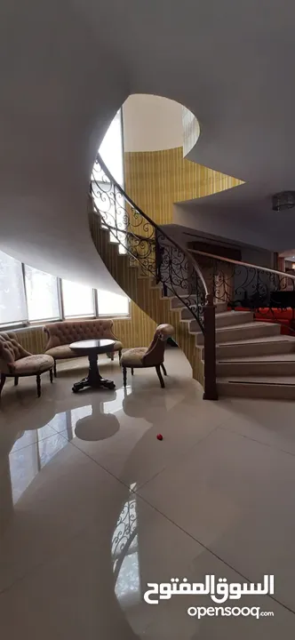 فيلا للايجار يوجد خيارات اخرى Villa for rent, other options available V7